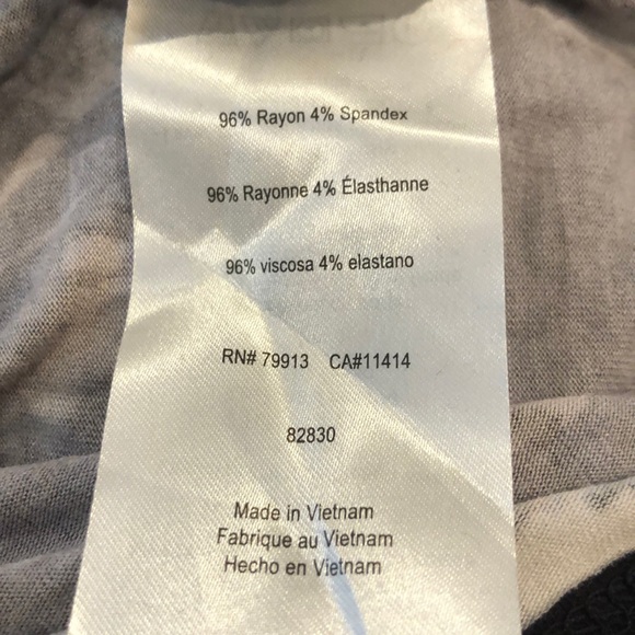 NWT! A pea in the pod navy floral twist front maxi - Picture 6 of 6